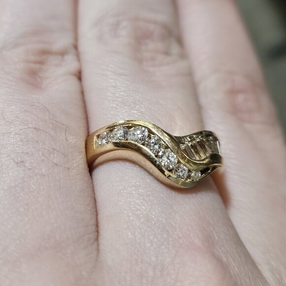 14K Yellow Gold 1.01TW Channel Set Round Baguette Diamond Chevron Ring Size 8.25 - Picture 13 of 14